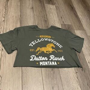Yellowstone Dutton Ranch Montana Graphic Cropped Tee Size M